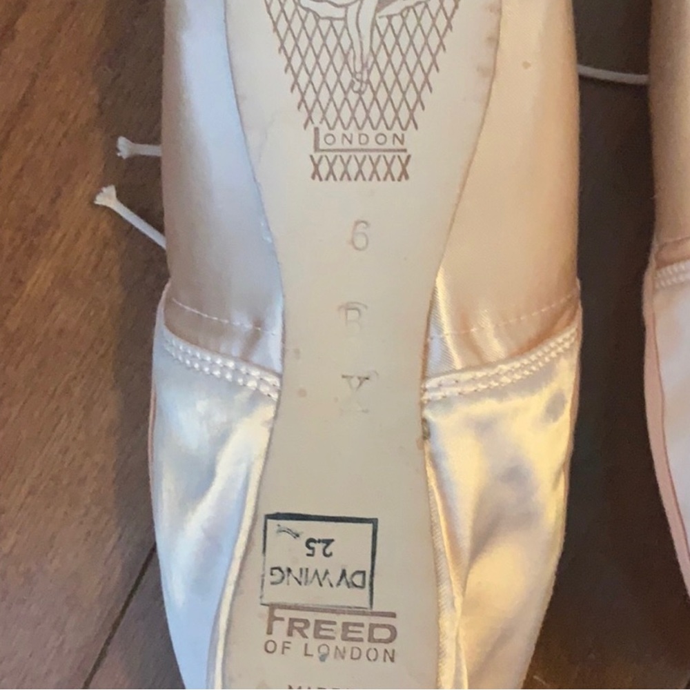 Listing for @caligirlzh 2 pairs of shoes
